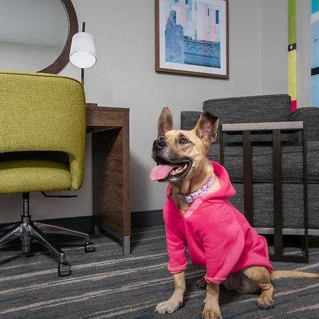 Hampton Inn Yorkville Kültér fotó