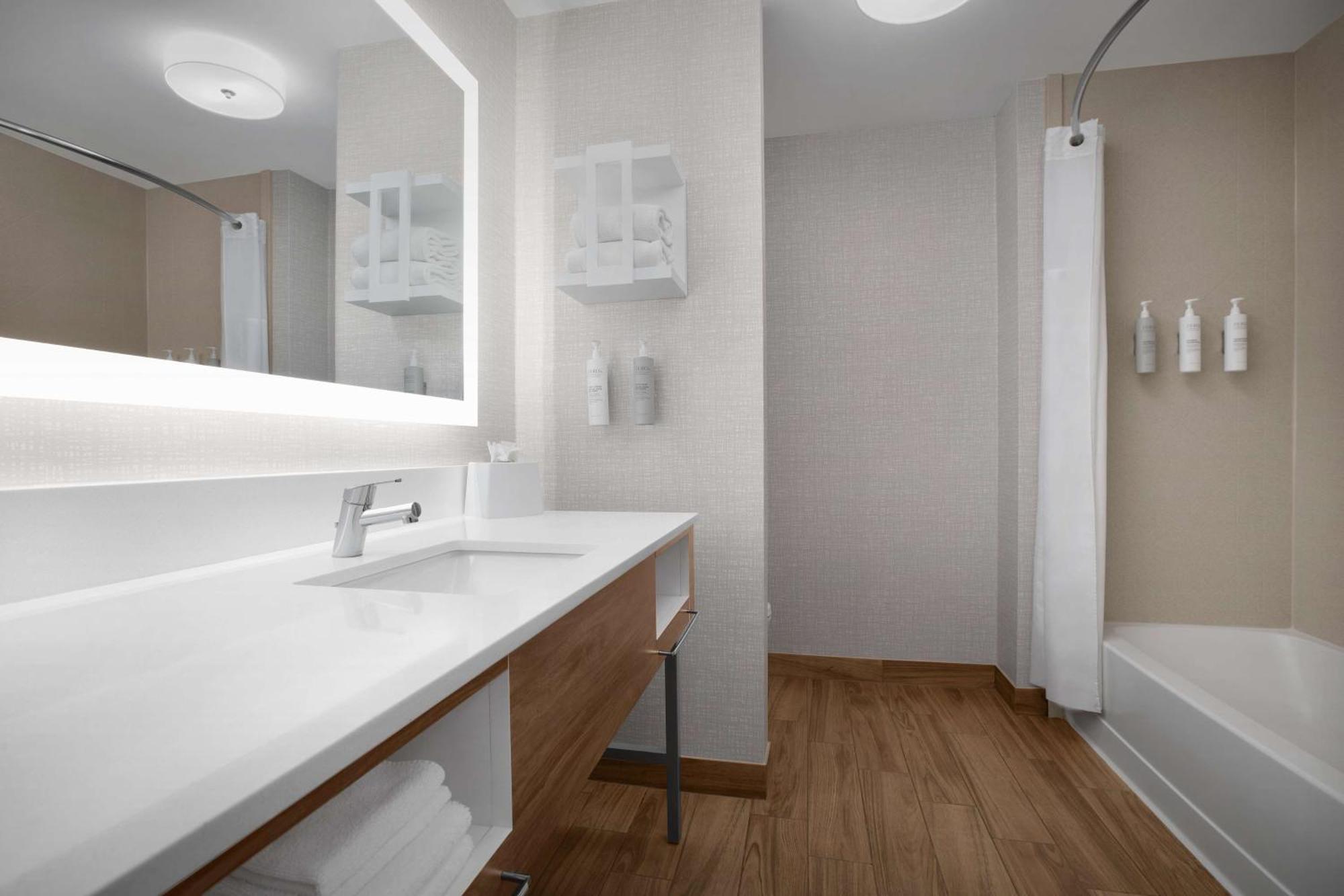 Hampton Inn Yorkville Kültér fotó