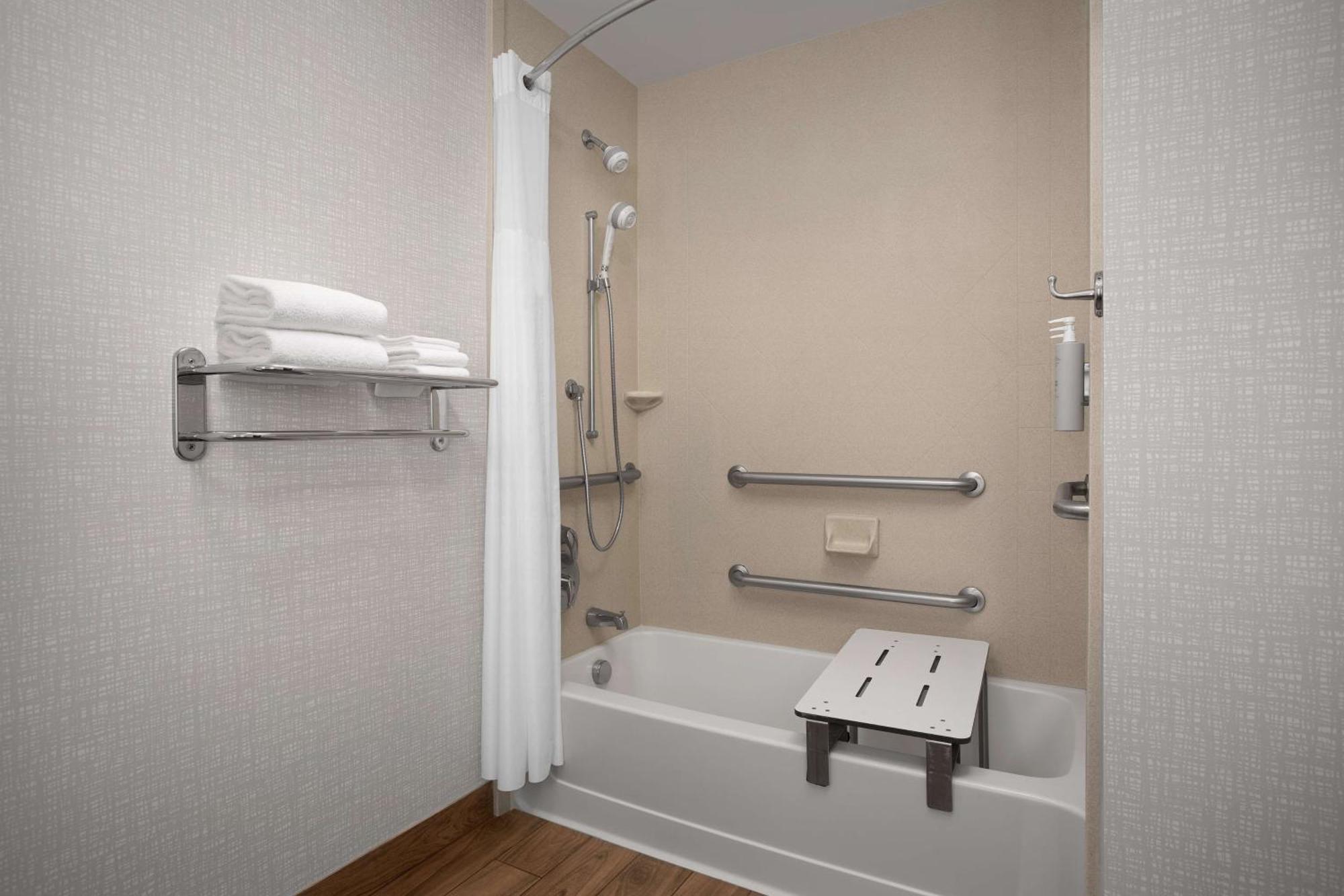 Hampton Inn Yorkville Kültér fotó