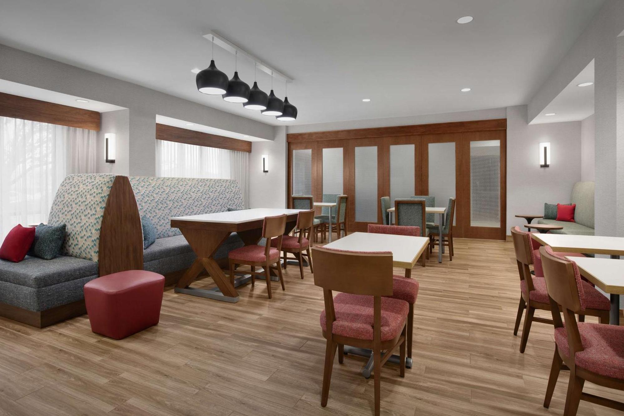 Hampton Inn Yorkville Kültér fotó