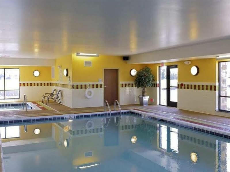Hampton Inn Yorkville Kültér fotó